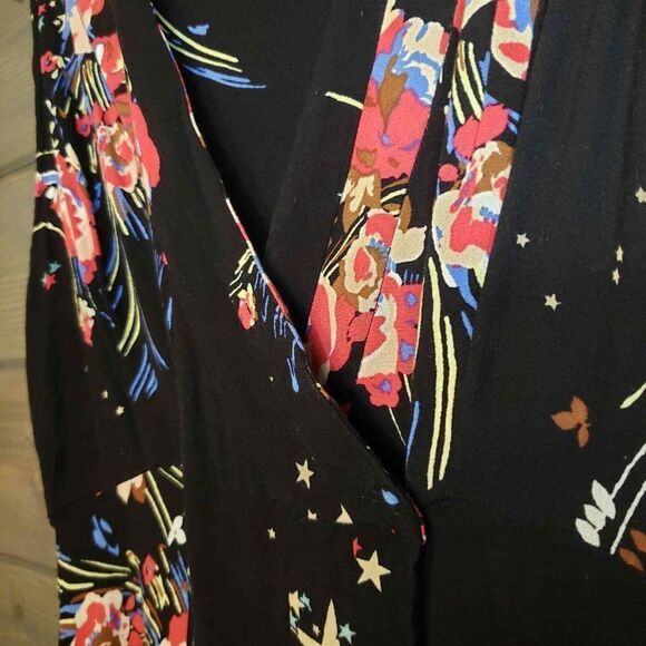 Free People Floral Sleeveless Wrap Tunic Top Size Small Black & Red - Picture 6 of 16